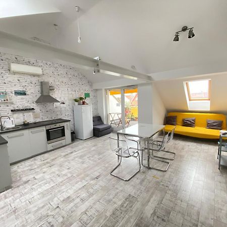 8X8 Tetoter Apartman Segedín Exteriér fotografie