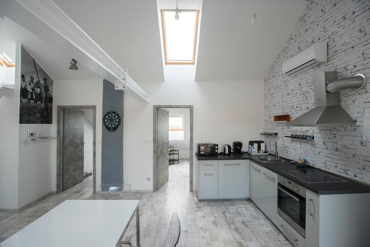 8X8 Tetoter Apartman Segedín Exteriér fotografie